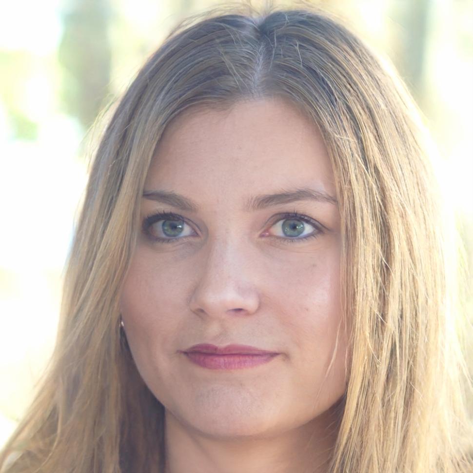 Financial advisor Hye-jin Park, specializing in automated budget management solutions for Korean professionals